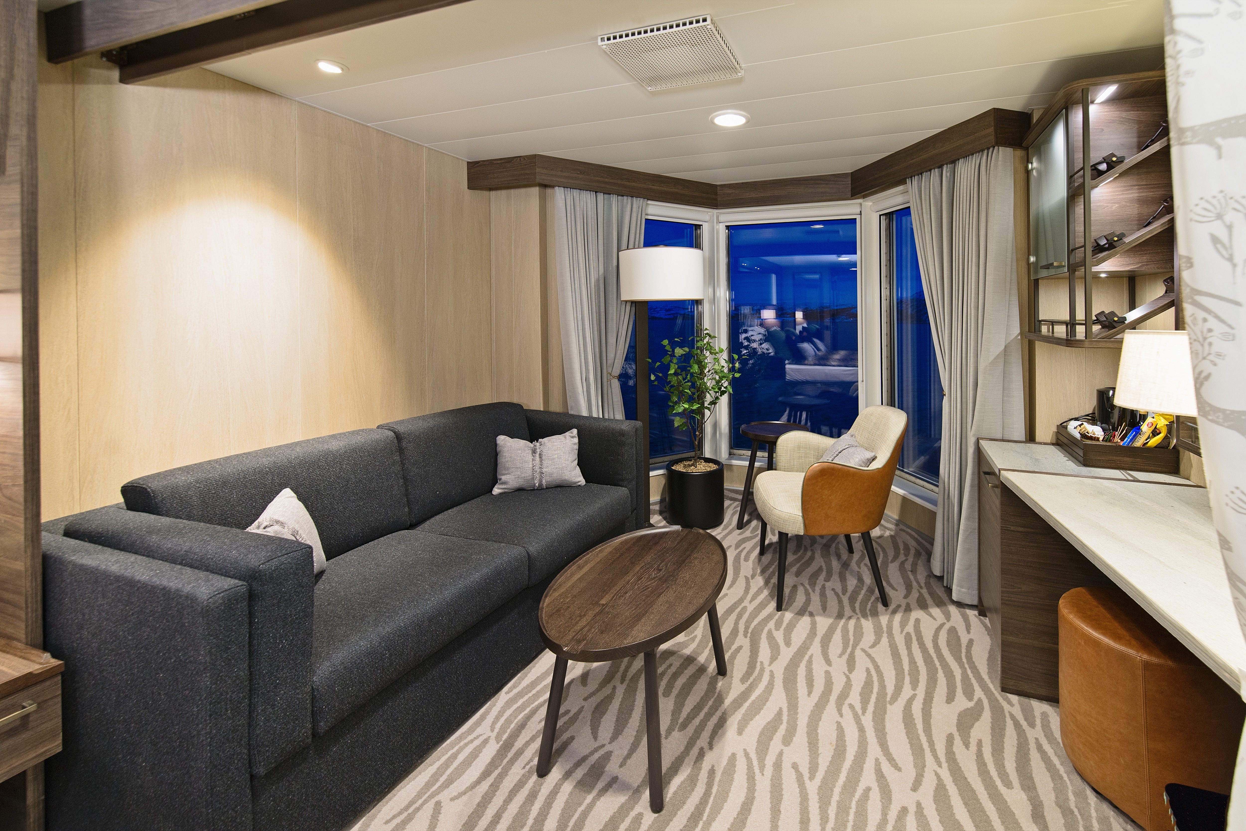 Expedition Suite | Suite on upper deck for 4 people